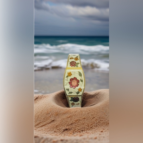 0119 Floral Cloisonné  Bracelet in Cream and Multicolor. - Picture 9 of 11